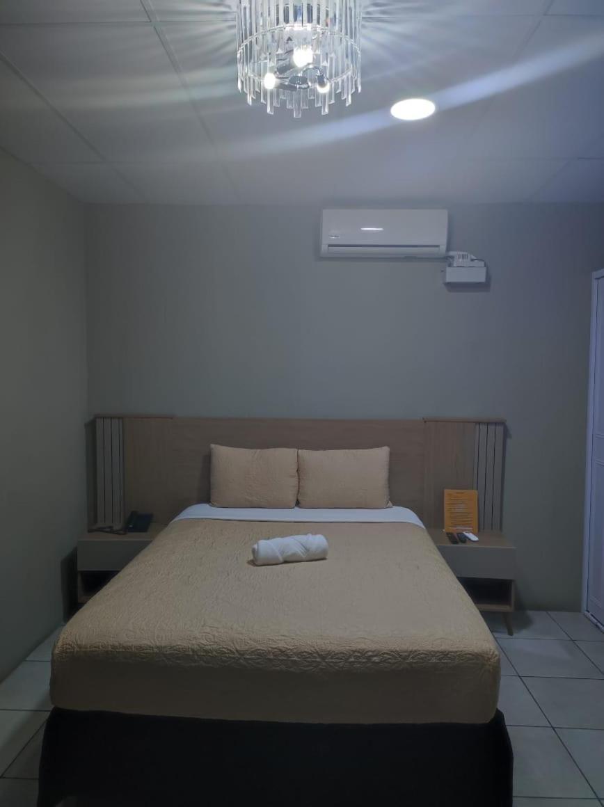 Kartagus Hotel San Salvador Buitenkant foto
