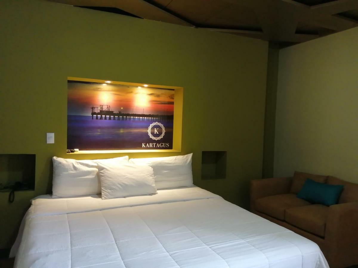 Kartagus Hotel San Salvador Buitenkant foto